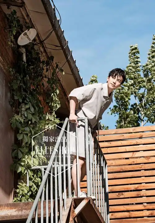 观潮| 王冠逸:嘘,别吵醒记忆里这个安静的少年