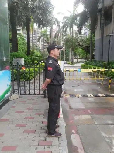 保安站岗