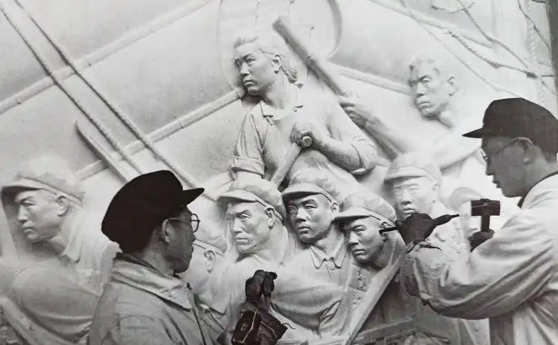 人民英雄纪念碑建造:用黄金132两,仅碑心石就让7000人耗时7个月_浮雕