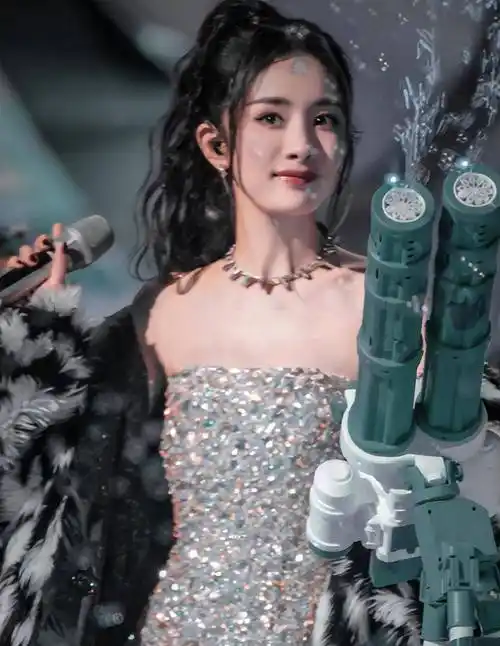 杨幂跳舞,赵丽颖喝水,娱乐圈的"性凝视",毁了多少女星的清白_因为