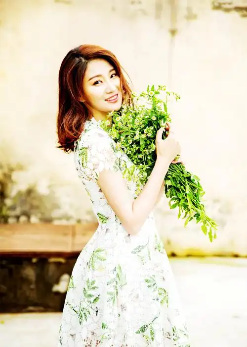 秀丽女王侯梦莎一组高清唯美壁纸图网友让人很心动