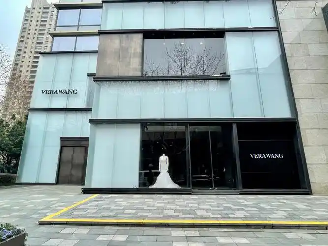 电话预约了24日的试纱,随后加了candy微信,她也是上海店的金牌销售了