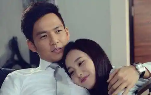 钟汉良隐婚妻子曝光,比孙怡漂亮,网友:上辈子拯救了银河系吧!