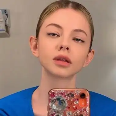 ins风欧美女生头像allthebest