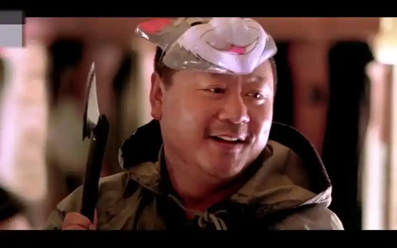 范伟能成为影帝不是没有道理 一出场全身是戏 逗你没商量