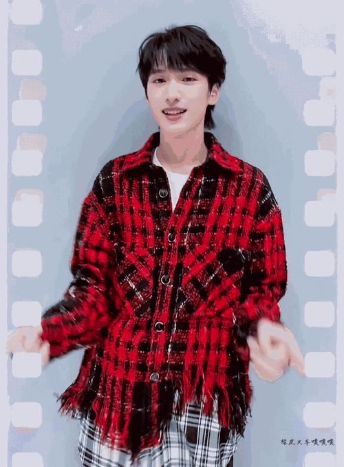 妹妹宝好娇俏@时代少年团-严浩翔93#时代少年团有你比心手势舞