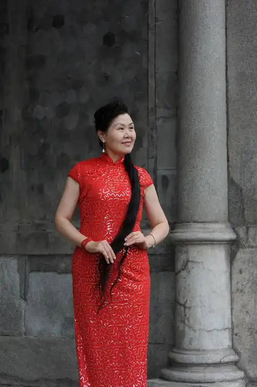 红旗袍风采 - 美篇