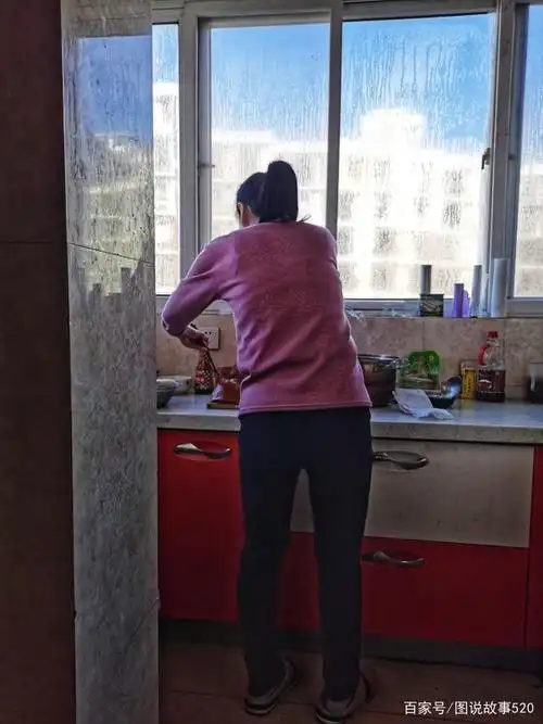 7小时炖6碗!北方大姐过年在家做梅干菜扣肉,和你家做法一样不?