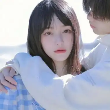 个性恩爱情侣头像高清一左一右秀恩爱情侣拼接头像图片