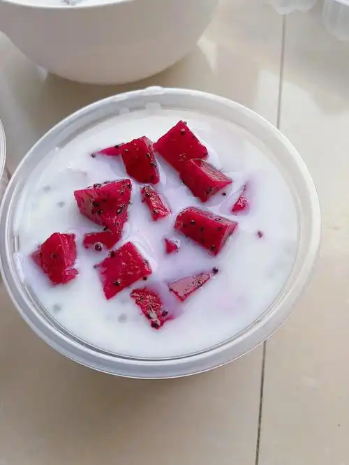 火龙果椰奶冻西米露