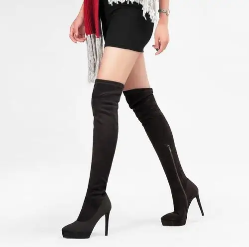 尖头高跟过膝靴酒杯细高跟设计散发女人性感魅力