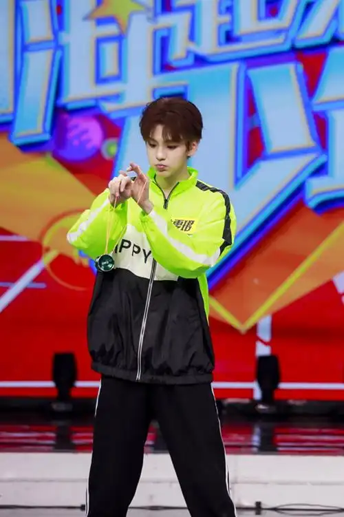 引爆全国收视 乐华七子next《快本》合体献综艺首秀