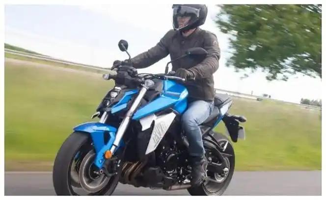 铃木gsxs950摩托车为欧美地区的新手而生