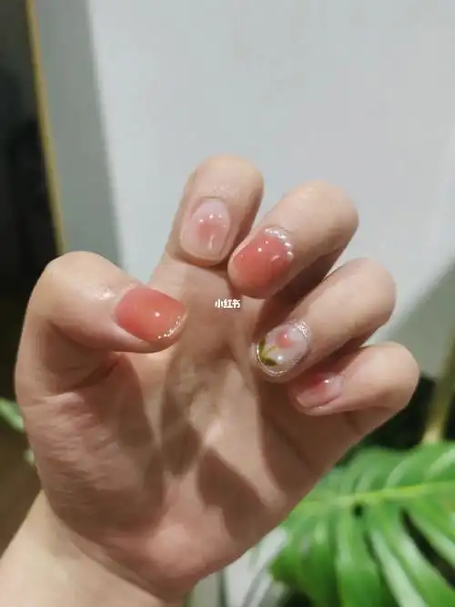 腮红郁金香美甲适合短甲