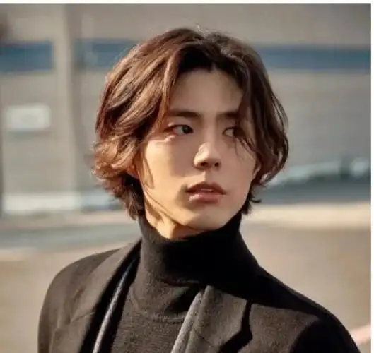 男生留长发可惜照片的烫发于我驾驭不了还是那个道理长得帅什么发型