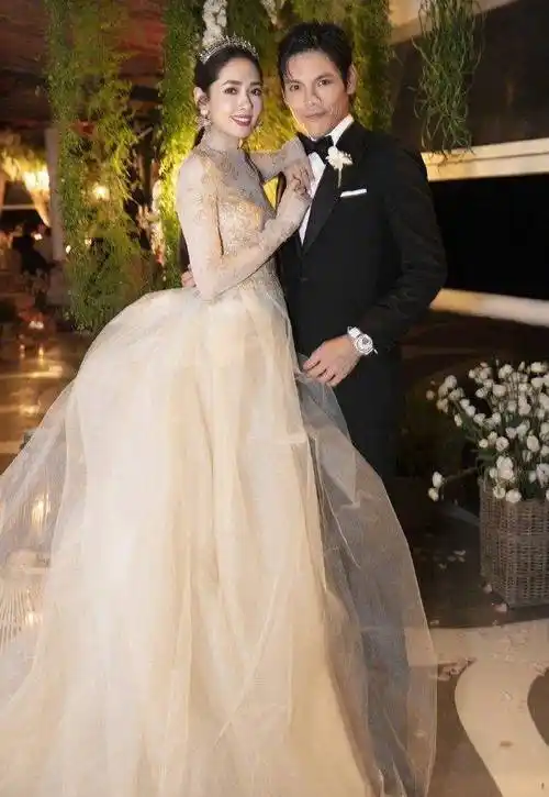 郭碧婷留齐刘海晒自拍向佐和老婆甜蜜互动