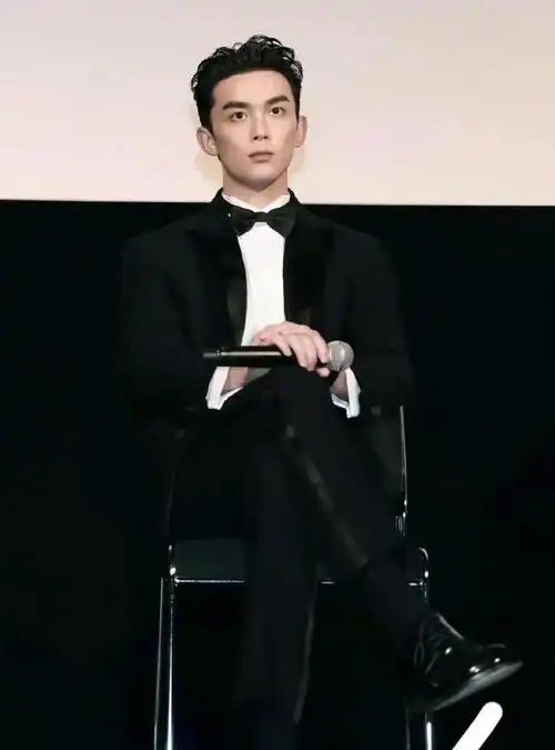 娱乐圈美男格局刷新四大四小男神霸屏四大猛男引领清流风潮