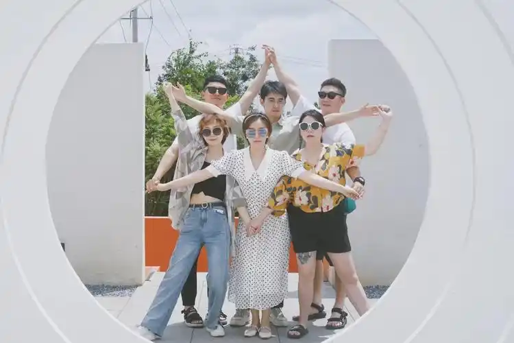 六个人沙雕照片pose全集