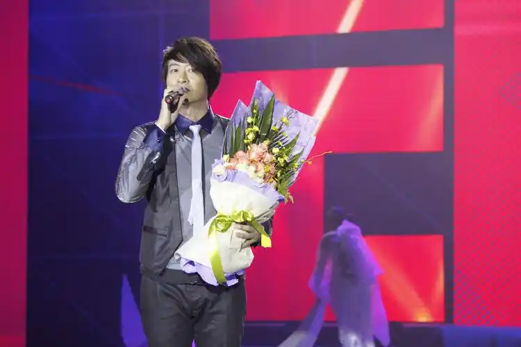 50岁的音乐诗人游鸿明,是否已被华语乐坛埋没?