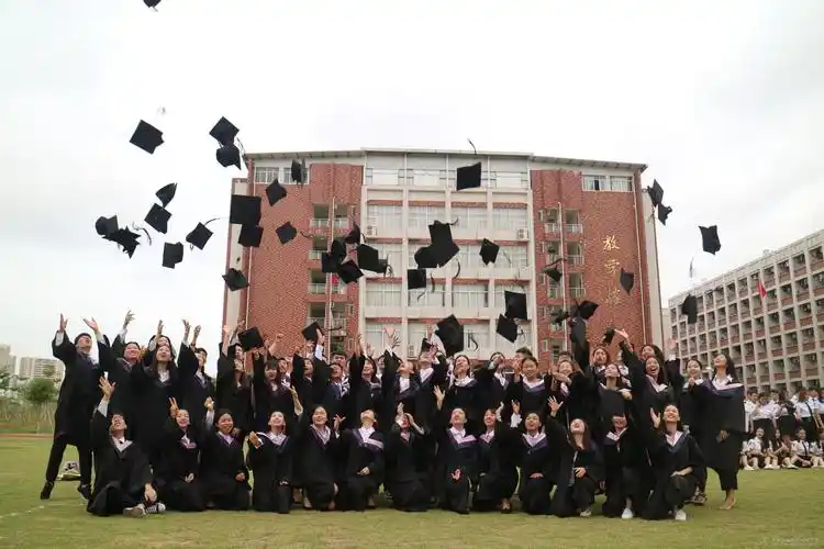 经管学生会别样青春相约毕业季经管系16级学子拍摄毕业照