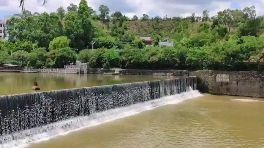 小水坝也有好景色