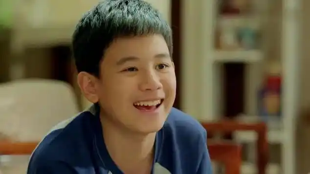 小别离:小宇拿低分卷子给小后妈签字,小后妈也不好忽悠|偶像片|家庭片