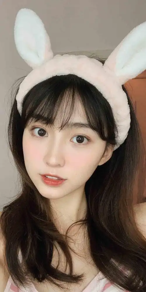 超可爱兔耳美少女自拍