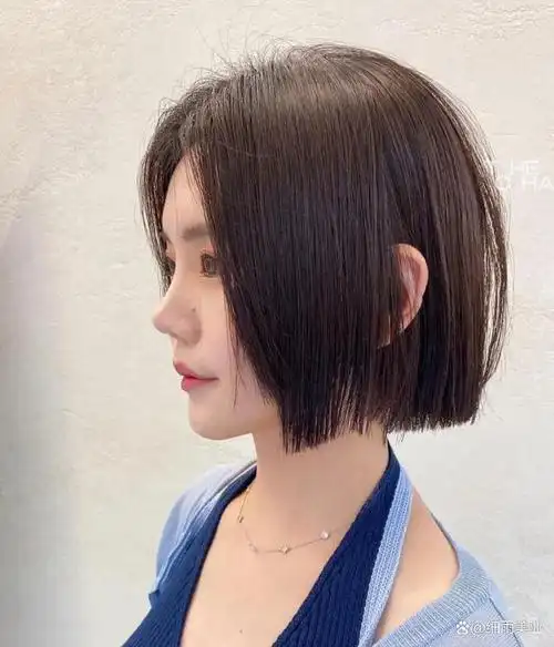 一定是这款直短发,精致干练的风范,发型款式非常的甜美可爱,喜欢少女