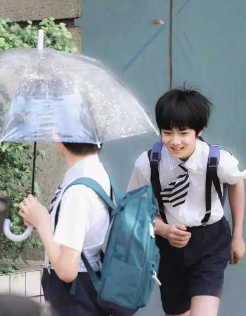 《念念》怀念一下160的小朋友们,太可爱了图源:01#文轩  #文轩壁纸