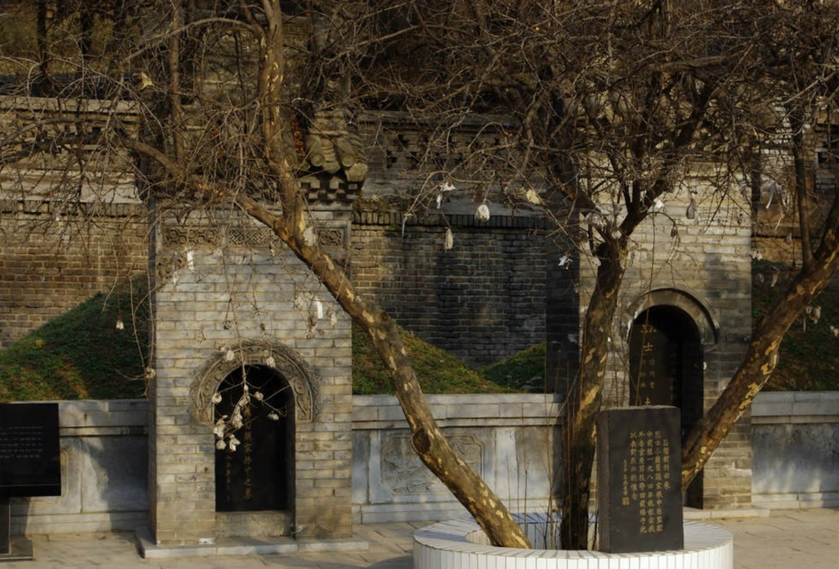 杨虎城将军烈士陵园,"小萝卜头"被杀时才8岁