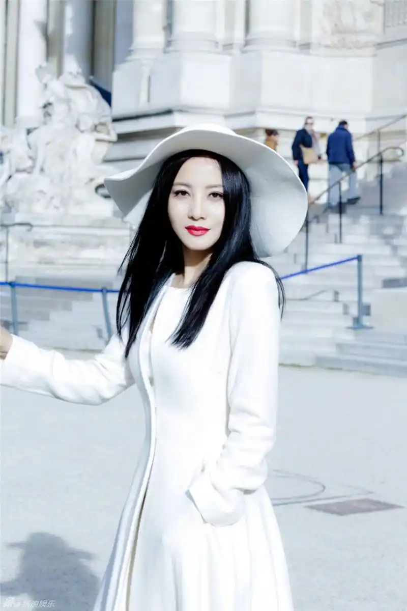 大陶红巴黎写真