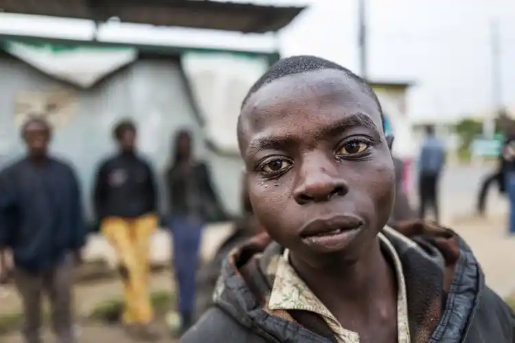 "champions of kibera"非洲贫民窟拳王的退役赛