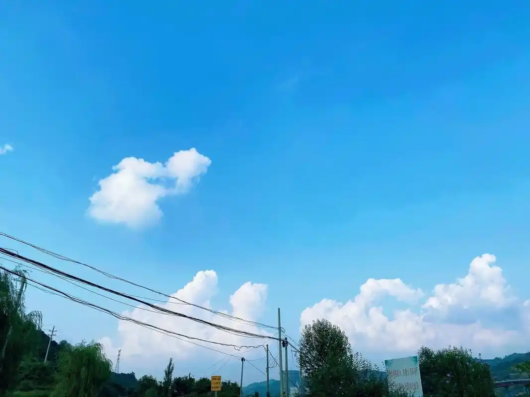 最美的风景在路上 #随手拍天空 - 抖音