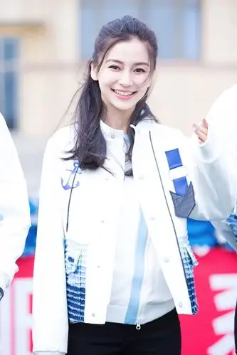 大连站录制baby"回家" 八位mc合体暖心开启"《奔跑吧》全民公益"活动