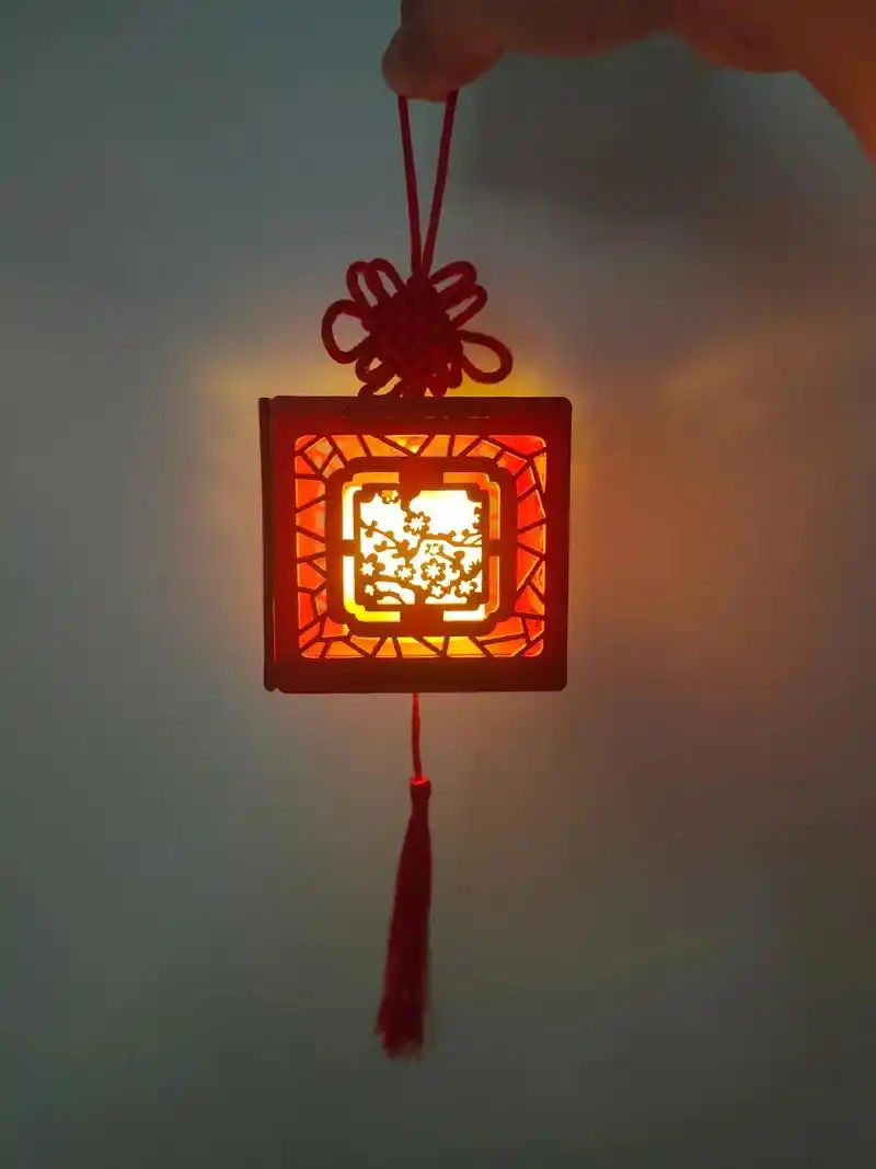 中国式团圆 #手工diy 挂灯笼 吃月饼 赏月 中秋节快乐 - 抖音