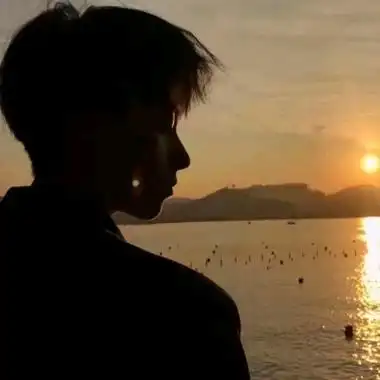 男生霸气侧脸头像 高清好看的男生头像冷酷帅气侧脸清晰图片