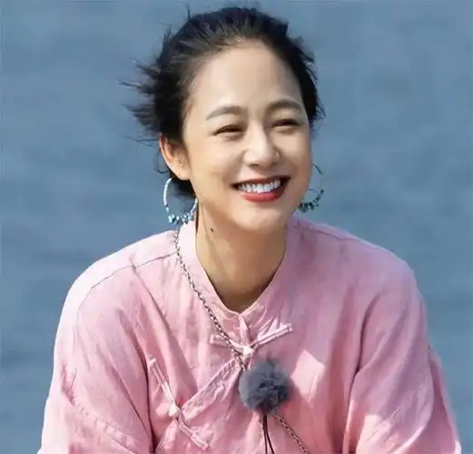 老夫少妻,脾气还大,却紧栓姜文十几年把她当宝,周韵凭