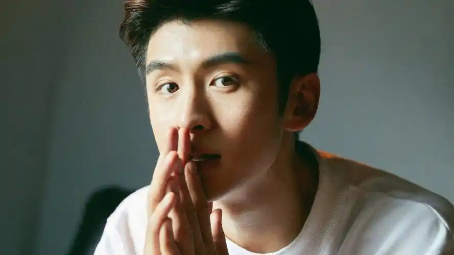 明星张云龙明星风尚壁纸3