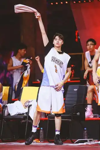 1.27【李易峰lyf顾耀东隐秘而伟大】帅帅气气的篮球.