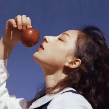 侧颜杀头像女唯美高清漂亮的长发侧颜清新女生头像图片