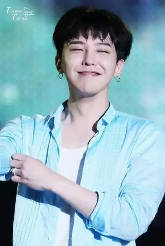 权志龙gd##权志龙壁纸无水印#权萌萌笑容灿烂的无水印壁纸图都是在