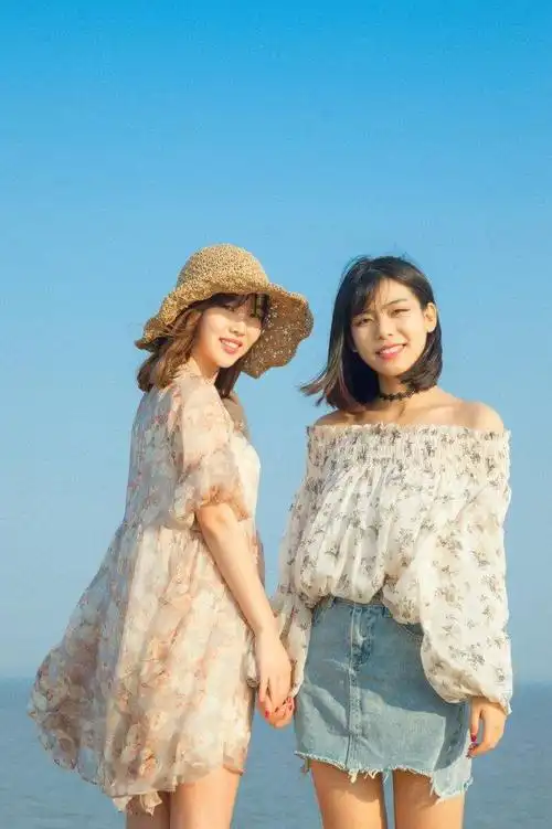 闺蜜拍照,8个拍照姿势试着摆,拍出最甜最美的闺蜜照