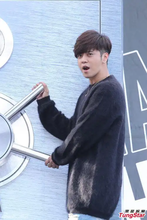 组图:罗志祥举办新专辑签唱会 销量成绩喜人