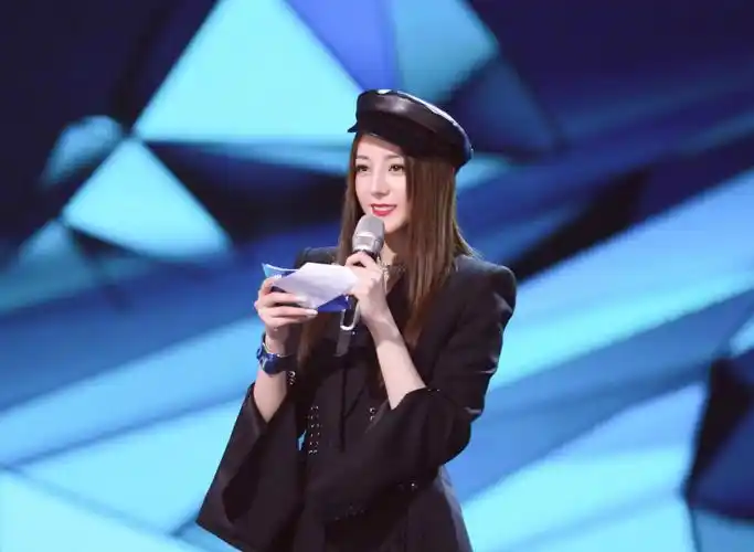 极限挑战海报公开,唯一女嘉宾迪丽热巴只能"镶边"?