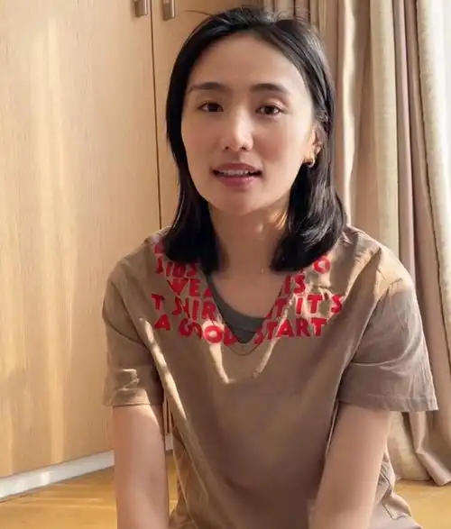 李亚鹏老婆收拾行李回娘家,海哈金喜特别的开心,终于能和爸妈团聚了!