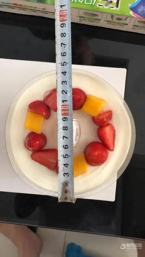宁波人买了某知名西点店的6寸蛋糕,拿尺一量:缩水太多!