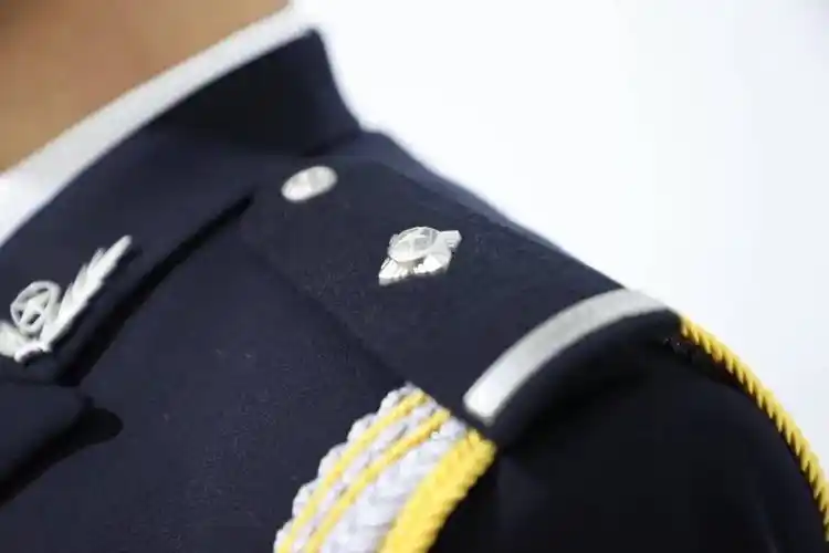 你好警察节一身警服一生荣耀高速交警警礼服海报来啦