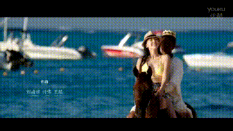 尽管邓超黢黑黢黑的脸 和娜扎的美颜挡住了后面的风景 但依然阻挡不住