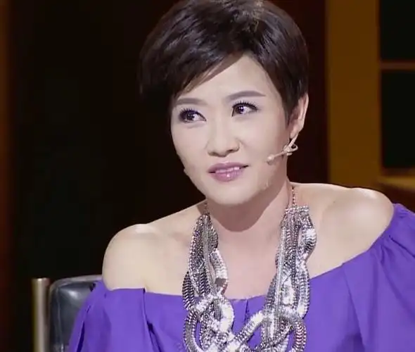 她是个28岁有颜值有气质又有很多人追求的主,当时未婚夫名叫常立欣