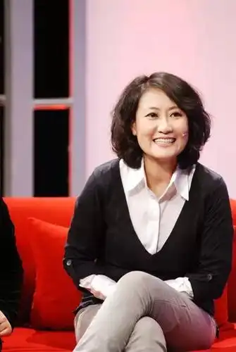 慈铭韩小红哈佛大学演讲:一旦选择了路,跪着也要走完